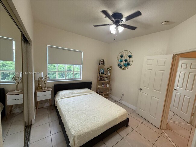 Building Photo - 5660 NW 115th Ct