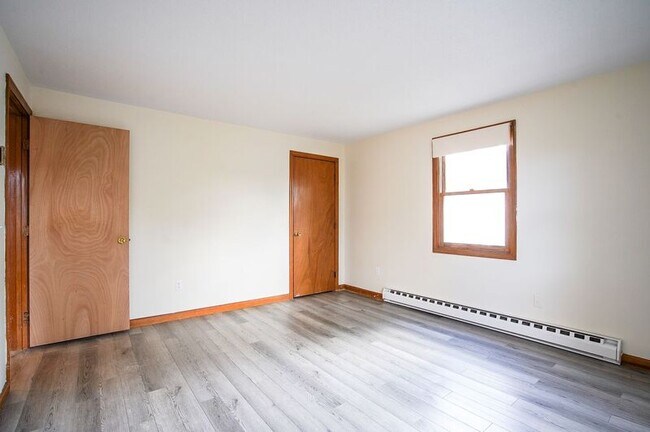 Building Photo - 52 Price St