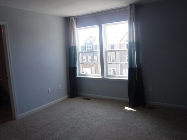 Building Photo - 188 Drexel Ct