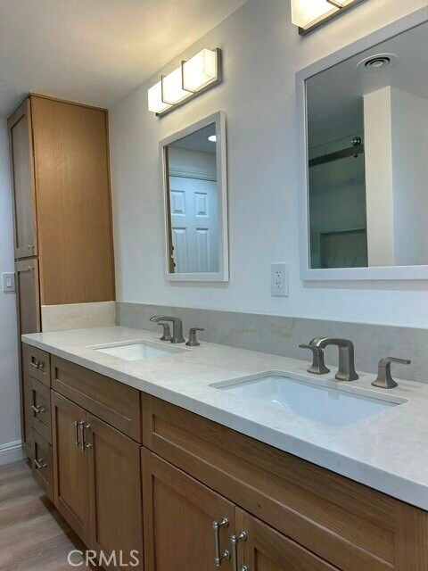 Building Photo - 1728 Westcliff Dr