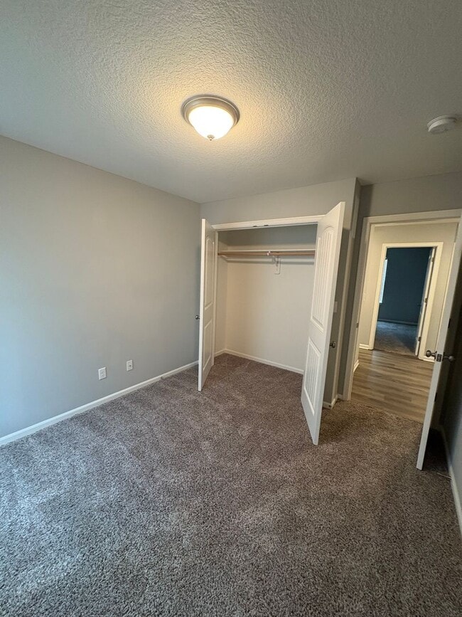 Building Photo - 705 Poplar Cir