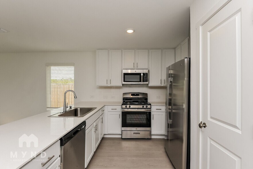 Building Photo - 2708 Mistwood Dr