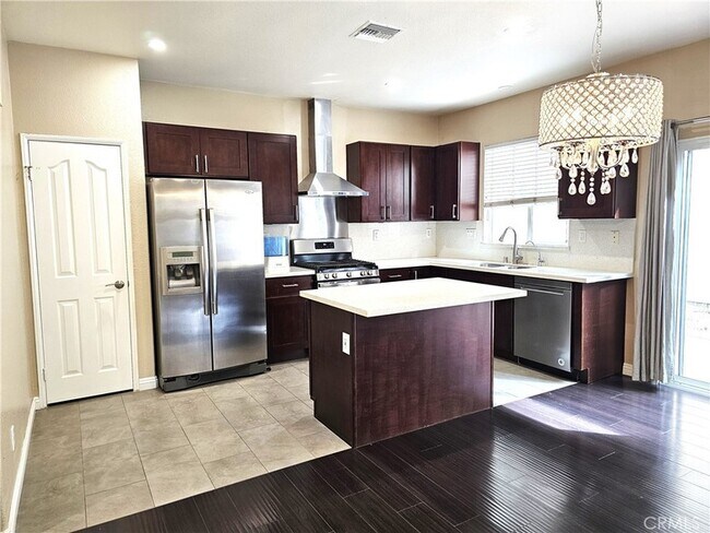 Building Photo - 11433 Mountain View Dr