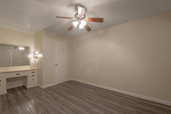 Building Photo - 5151 Richmond Ave.