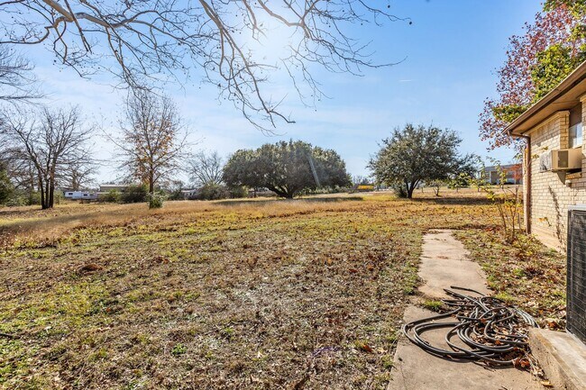 Building Photo - Blissful in Burleson ISD