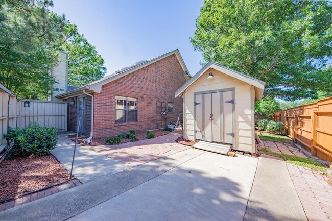 Building Photo - Charming 3-Bed Home by downtown Grapvine