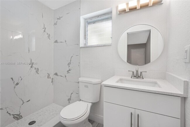 Building Photo - 3303 NW 37th Ave