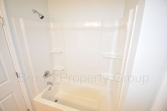 Building Photo - 1816 Tryon Dr