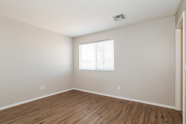 Building Photo - 22553 W Desert Bloom St