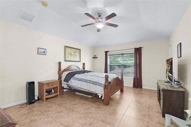 Building Photo - 237 N Hidden Tree Dr