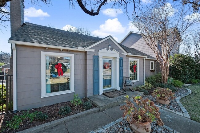 Building Photo - 2100 Daisy Ln