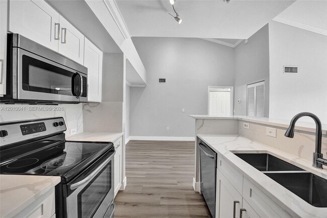 Building Photo - 631 SW 111th Ln