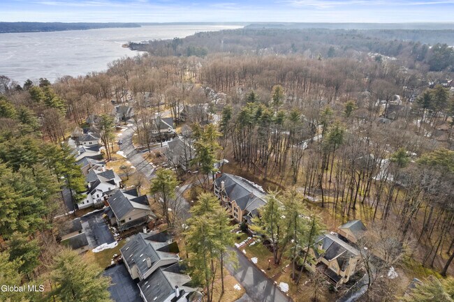 Building Photo - 19 Sarazen St