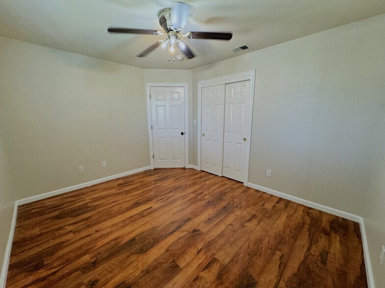 Building Photo - 4629 Stern Dr