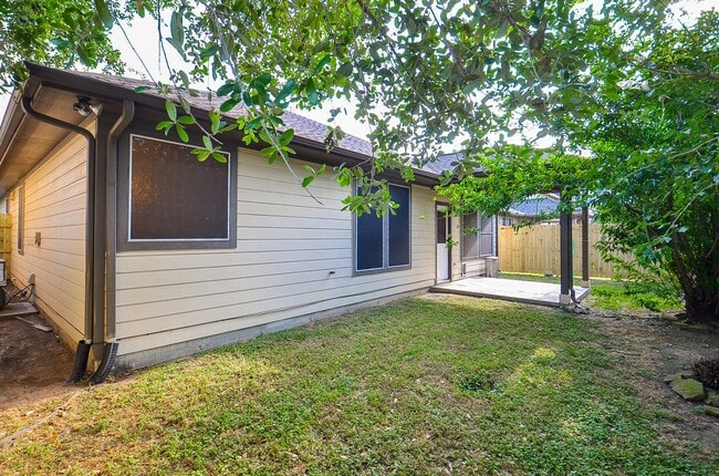 Building Photo - 20127 Jasper Oaks Dr