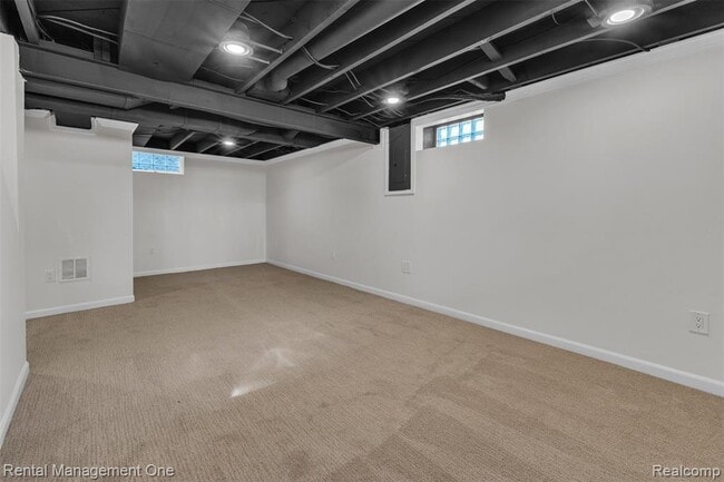 Building Photo - 2711 Dorchester Rd