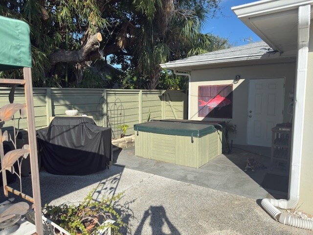 Building Photo - 4921 Hyacinth Way S