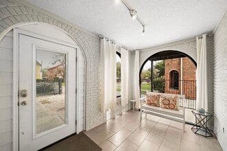 Building Photo - 1633 Castle Ct