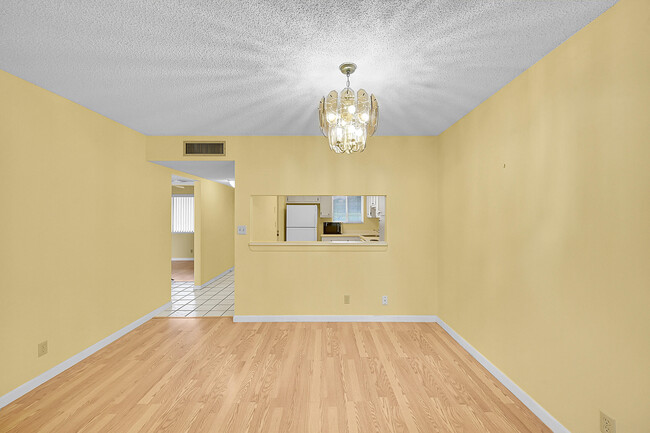 Building Photo - 3154 Via Poinciana