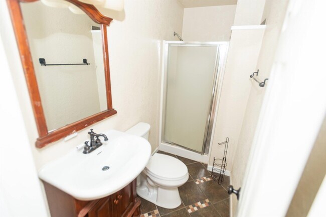 Building Photo - 307 N 3rd St