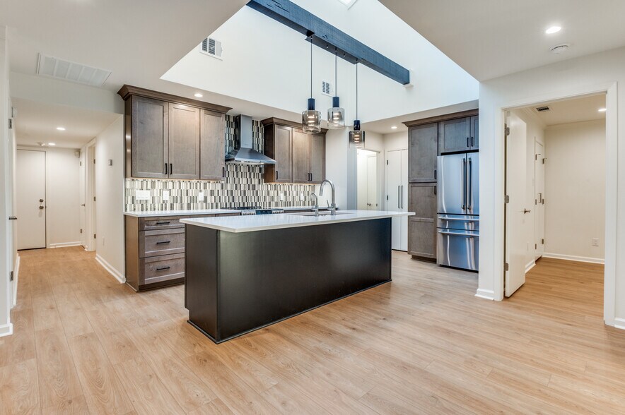 Building Photo - 9805 Airline Rd