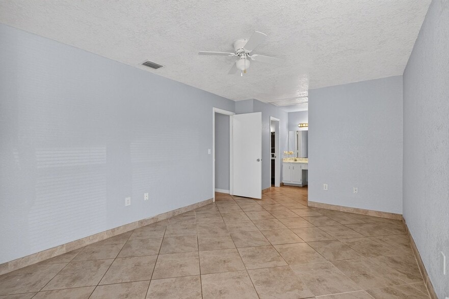 Building Photo - 659 Montego Bay Ct