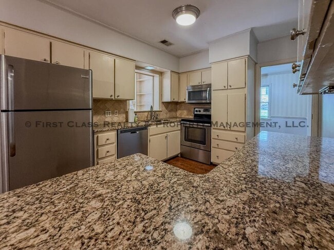 Building Photo - 500 Ashworth Rd