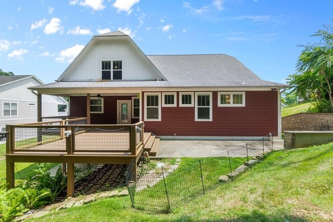 Building Photo - Beautiful Home in Walden Park