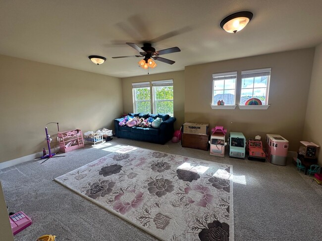 Building Photo - 4405 Cashmere Dr NE