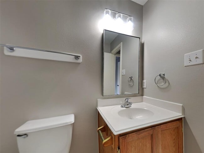Building Photo - 5513 Rio Ramos St