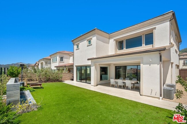 Building Photo - 20600 Bluebird Ct