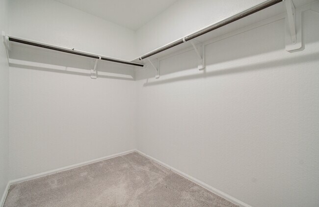 Building Photo - 9211 Redwood Br Dr