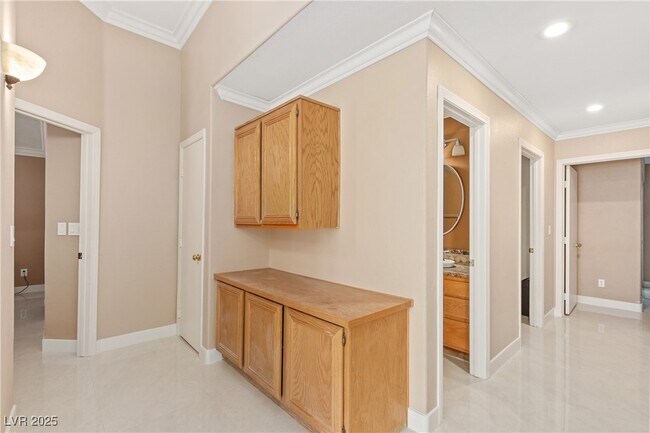 Building Photo - 2555 Sundew Ave