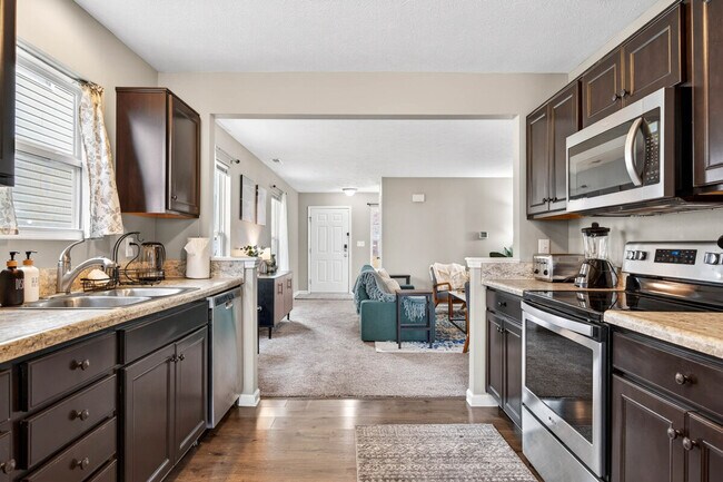 Building Photo - 2024 Shadow Creek Blvd