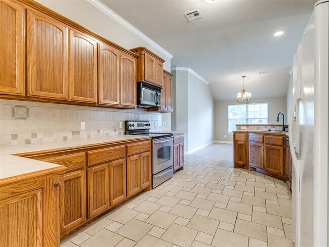 Building Photo - 3409 Valley