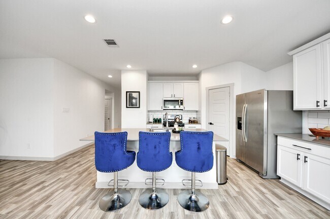 Building Photo - 202 Serena Pk Ln