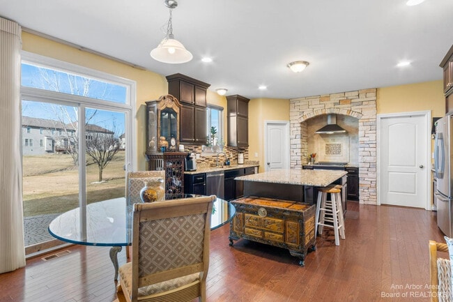 Building Photo - 4290 Hackberry Ct