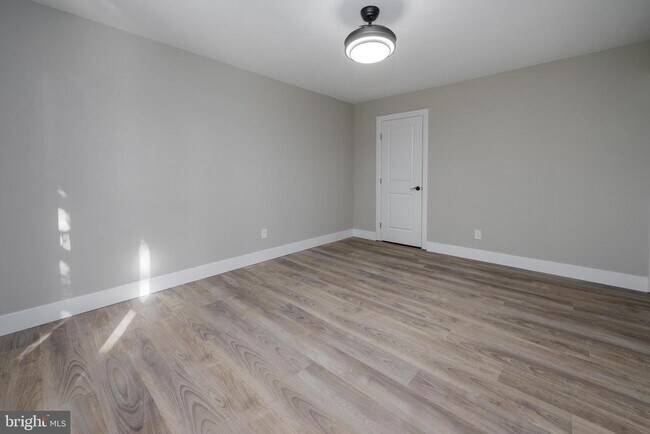 Building Photo - 25 S Church Rd