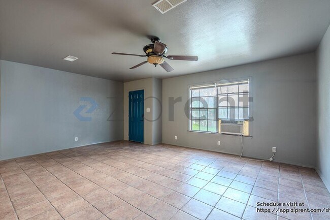 Building Photo - 7515 Carl Rd Ext