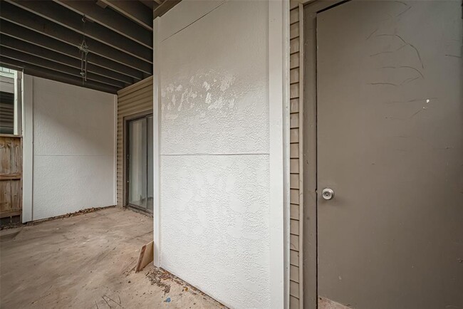 Building Photo - 9707 Richmond Ave.