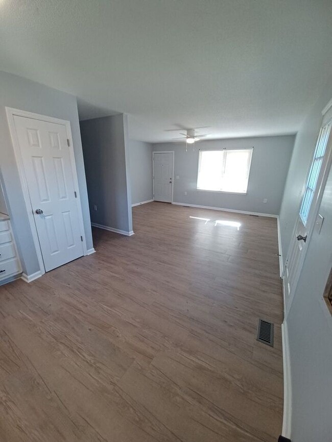 Building Photo - 2BD/2BA Duplex In Conover