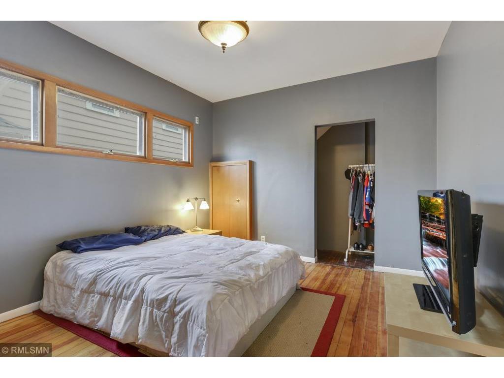 Building Photo - 1522 Minnehaha Ave W