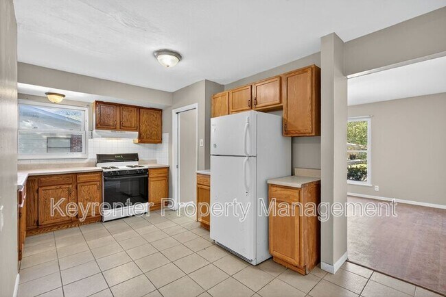 Building Photo - 10115 Saffron Dr