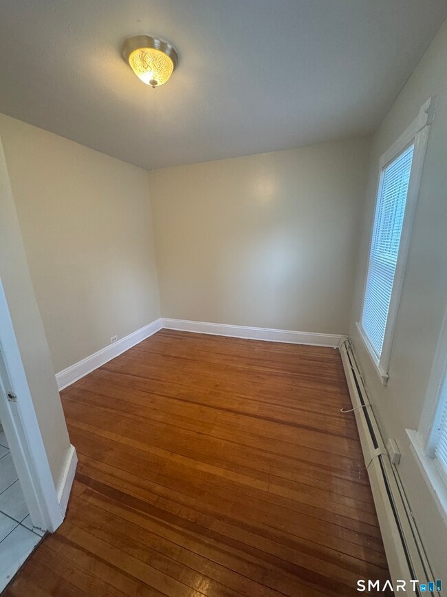 Building Photo - 110 Adelaide St