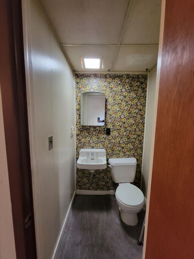 Building Photo - 1107 Maple St