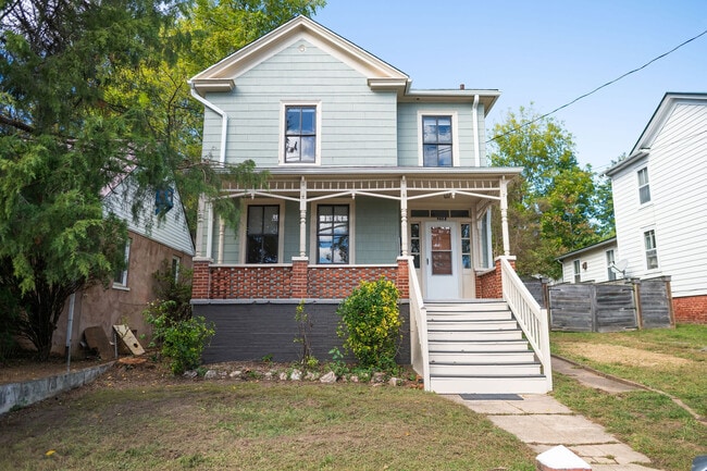 Building Photo - 208 9th St NW