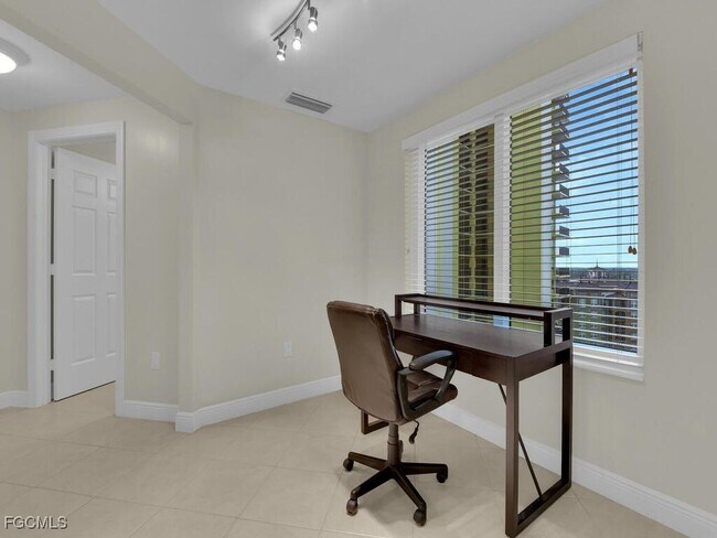 Building Photo - 2745 First St