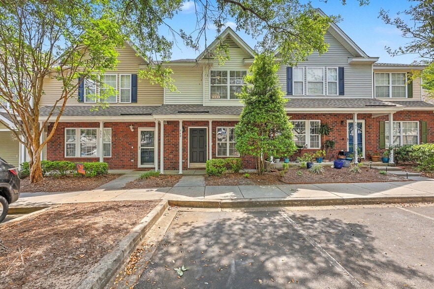 Building Photo - 549 Tayrn Dr