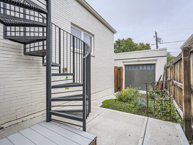 Building Photo - Short Term Rental Opportunity in Sloans Lake Area