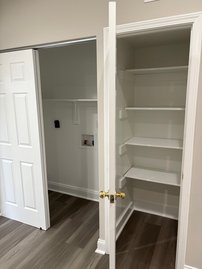 Building Photo - 10790 Ruckle St